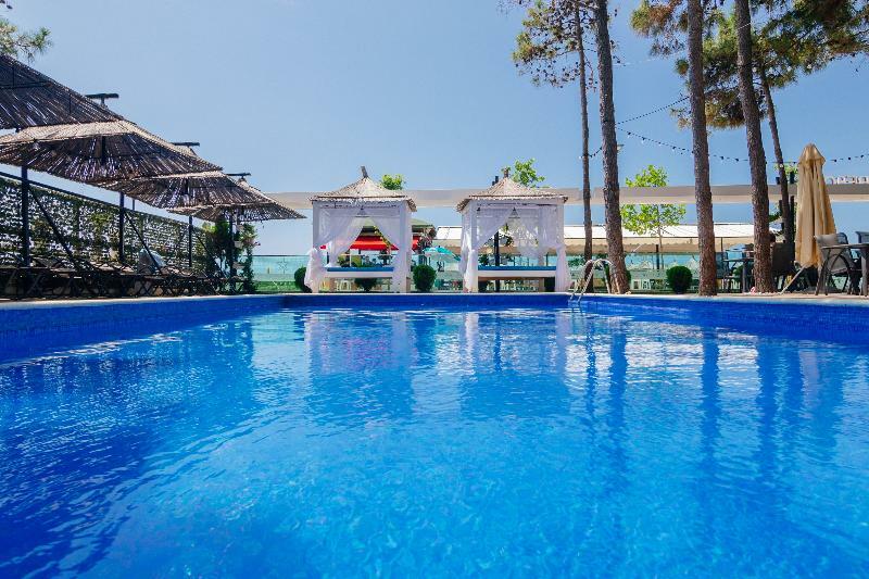 Akileda Hotel Kryemëdhej 외부 사진
